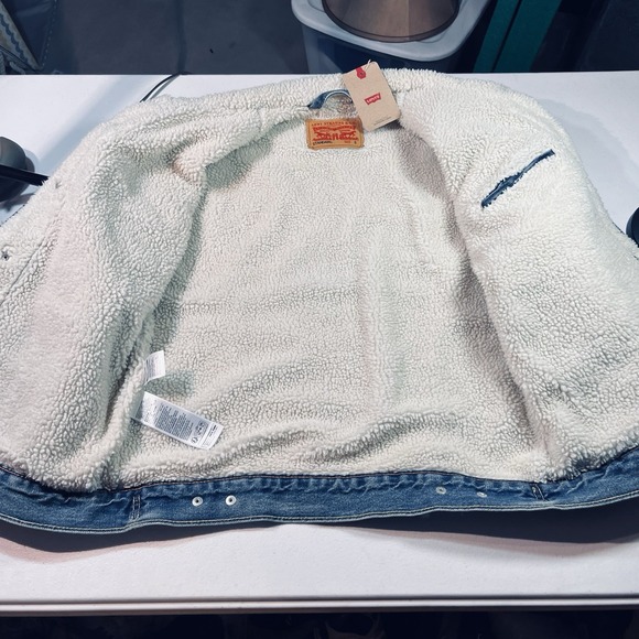 NWT Levis Mens Sherpa Jacket Denim Trucker Jacket Light Wash 163650044 Small - Picture 5 of 11